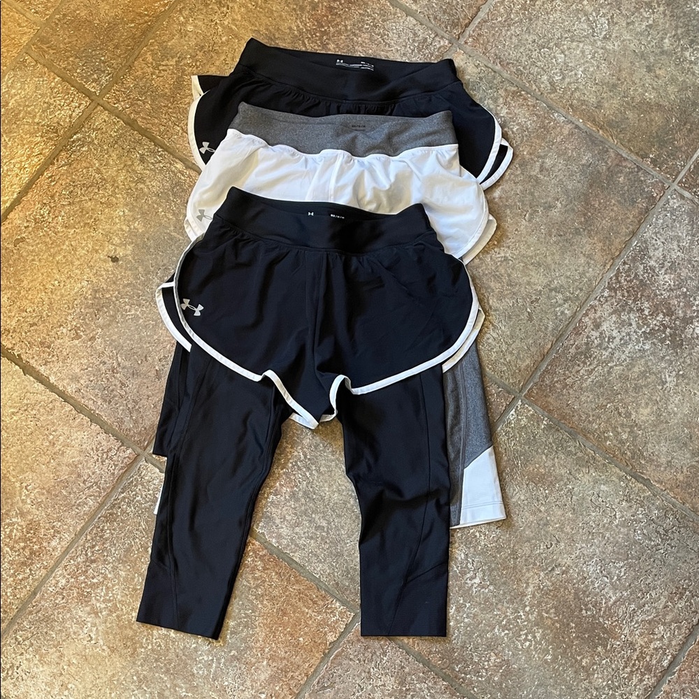 Under Armour Women's 2 in one Capri leggings.  Sold as a set